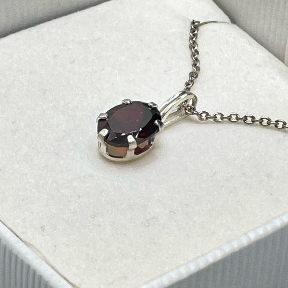 New! Sterling Necklace & Garnet Pendant 1.80 Carat - Picture 2 of 7
